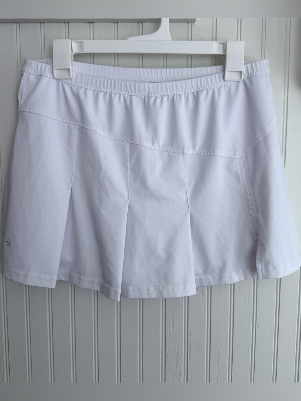 White Tennis Skort Size Large - Clean Classic